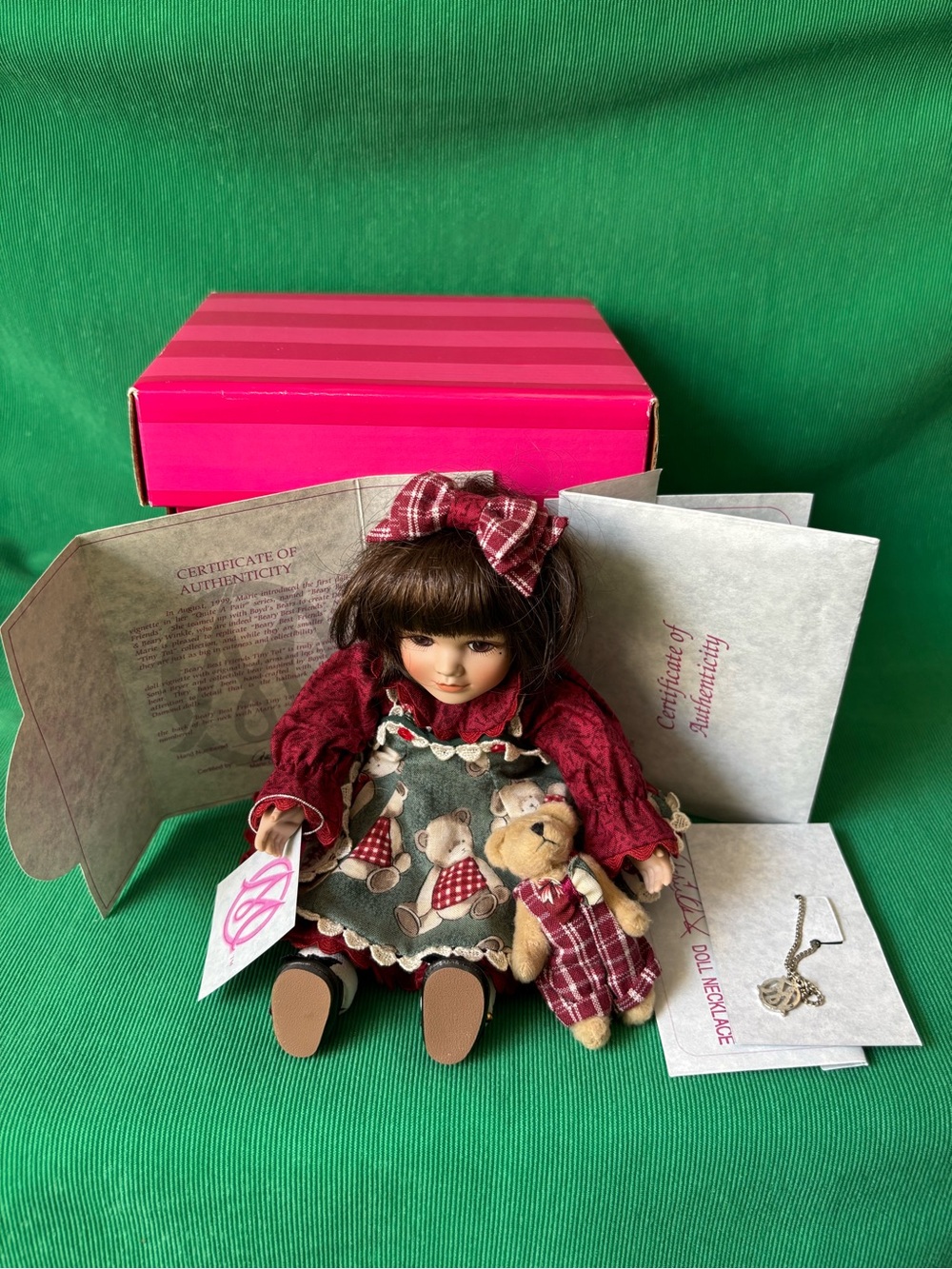 Marie Osmond Tiny tot porcelain doll “ Beary Best Friends” box COA Necklace Bear